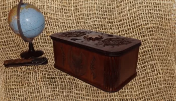 Деревянная коробка с замком