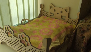 Деревянная кровать для кошек