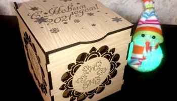 Деревянная подарочная коробка с крышкой для новогодней свадьбы