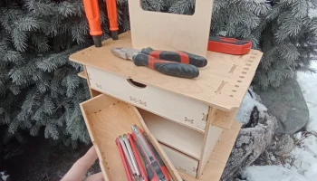 Макет "Деревянный ящик для инструментов с выдвижными ящиками"