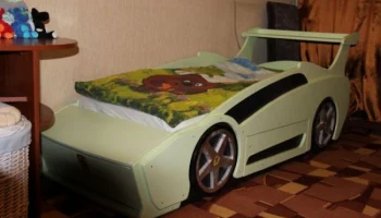 Макет "Кровать с гоночным автомобилем для детской комнаты"