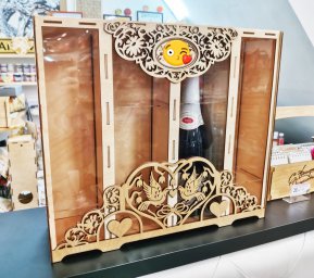 Макет "Деревянная коробка для вина с двумя бутылками и двумя бокалами" 0