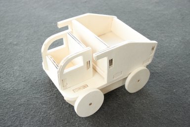 Макет "Детский деревянный игрушечный грузовик" 2
