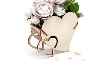 Макет "Шаблон корзины для цветов в форме сердца"