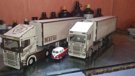 Макет "Деревянная модель грузовика Scania игрушечный набор" 0