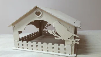 Макет "Деревянный домик для птиц кормушка"