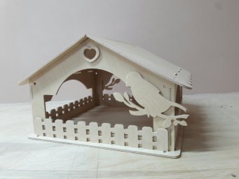 Макет "Деревянный домик для птиц кормушка" 0