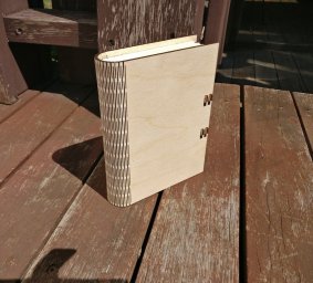 Макет "Коробка для книг с защелкой 3 мм svg файл" 1