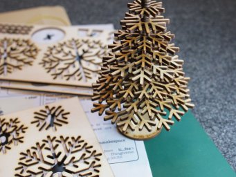 Макет "Файлы дизайна для лазерной резки снежинок и рождественской елки" 0