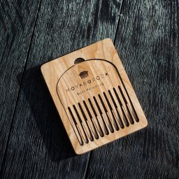 Макет "Набор деревянных расчесок для бороды с футляром" 0