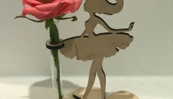 Макет "Девушка с цветком пробирка ваза подставка"