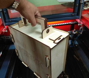 Макет "Деревянная коробка для чемодана" 0