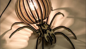Настольная лампа в виде паука