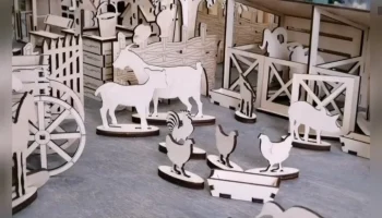 Макет "Деревянный домик для игрушечных животных на ферме"