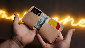 Макет "Кожаный кошелек портмоне bi-fold мужской бумажник"