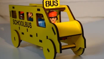 Макет "Деревянная игрушка школьный автобус"