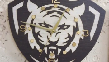 Макет "Тигр настенные часы"