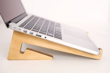 Макет "Деревянная подставка для ноутбука для стола" 0