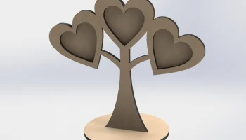 Макет "Деревянные фоторамки в форме сердца на дереве"