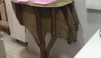 Макет "Консольный приставной столик из страуса"
