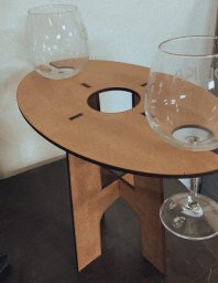 Макет "Винный стол держатель для бутылки вина и бокала" 1