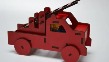 Макет "Playmobil пожарная машина деревянная игрушка для детей 4 мм мдф svg файл"