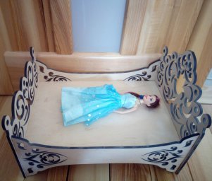 Макет "Деревянная кровать для куклы барби" 0