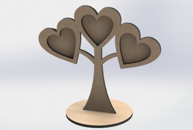 Макет "Деревянные фоторамки в форме сердца на дереве" 0