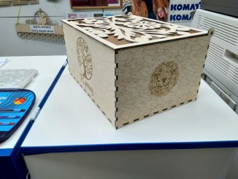 Макет "Декоративный деревянный ящик с гравировкой и крышкой для документов формата А4" 1
