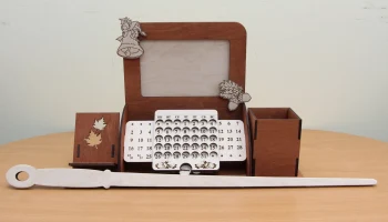 Макет "Вечный календарь настольный органайзер с фоторамкой подставка для телефона"