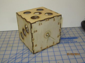 Макет "Часы с кубиками 5 дюймов" 0
