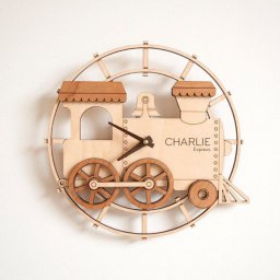 Макет "Шаблон настенных часов в форме поезда" 0