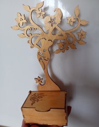 Макет "Деревянный органайзер для хранения ювелирных украшений с подставкой для ювелирного дерева" 1