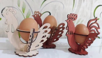 Макет "Деревянная подставка для пасхального петуха и куриных яиц"