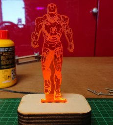 Макет "Железный человек акриловая 3d светодиодная ночная лампа svg файл" 2
