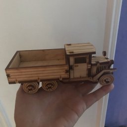 Макет "Деревянный игрушечный грузовик" 0