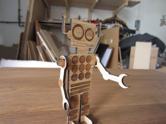 Макет "Деревянный робот" 3
